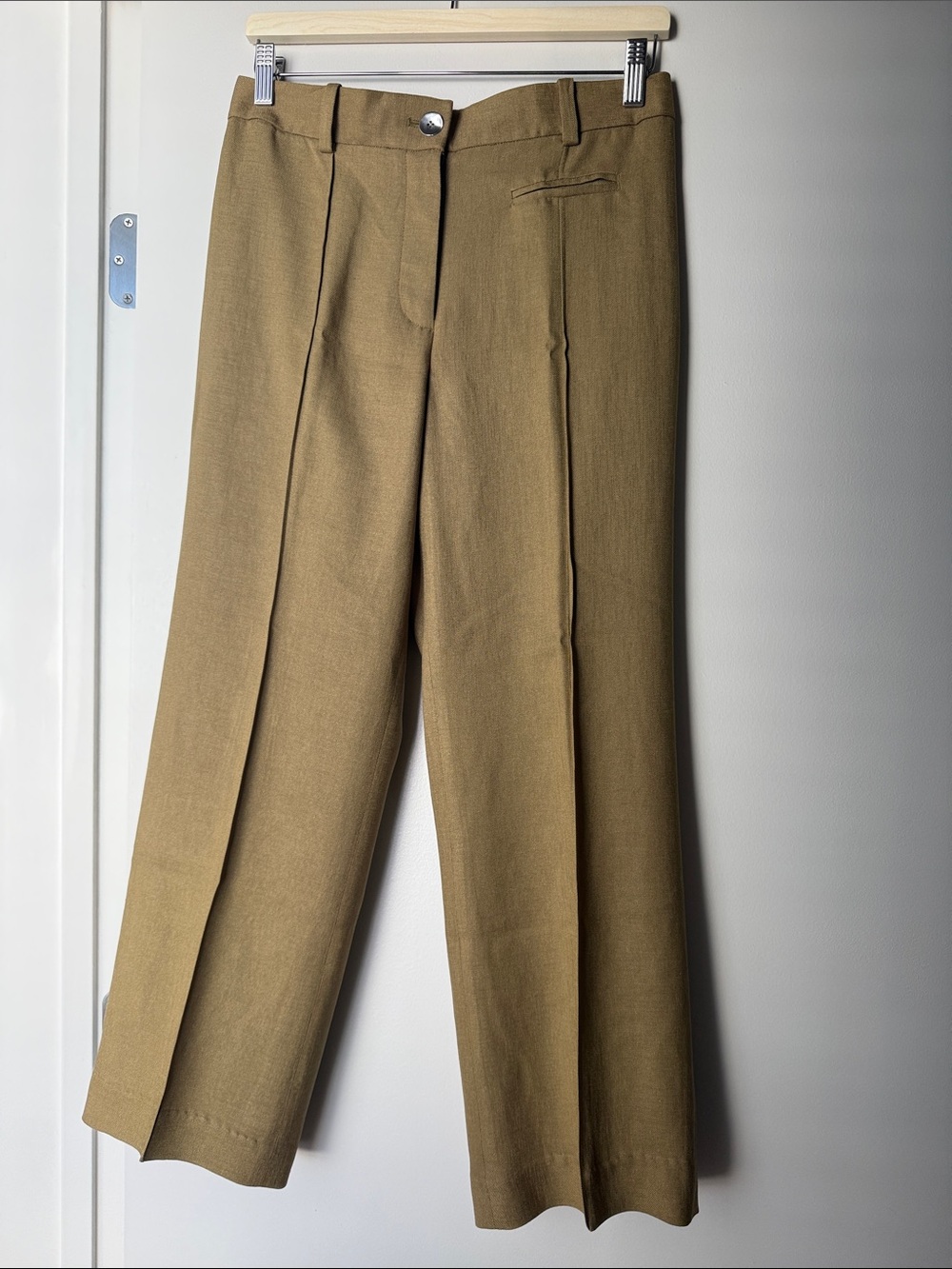 Club Monaco women's  classic dress pant in Olive Tan.  Lined.  Tailored.